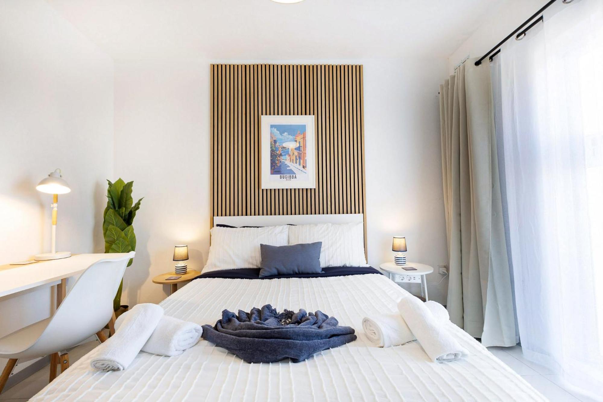 Spacious 2Br Penthouse With A Large Front-Terrace - Close To Bugibba Perched Beach St. Paul's Bay Exterior photo