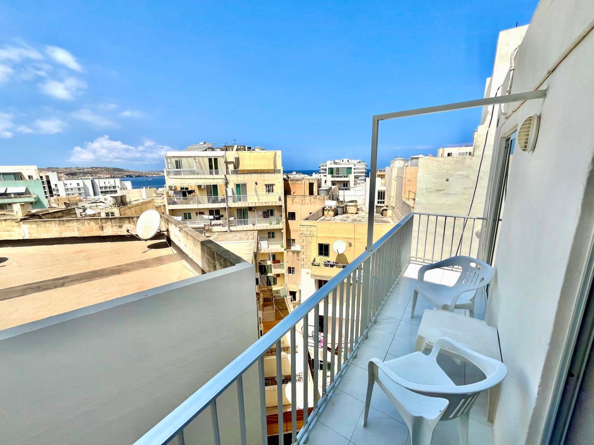 Spacious 2Br Penthouse With A Large Front-Terrace - Close To Bugibba Perched Beach St. Paul's Bay Exterior photo